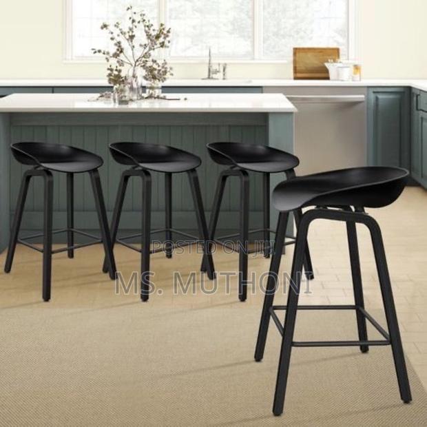 Modern, Scandinavian-Style Bar Stools - thumbnail 3
