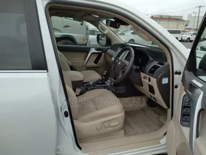 Toyota Land Cruiser Prado 2.8 2021 White