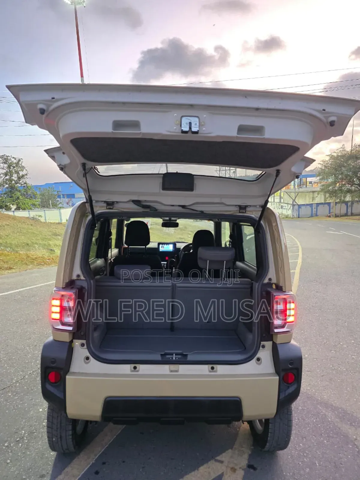 Car 2020 Gold
