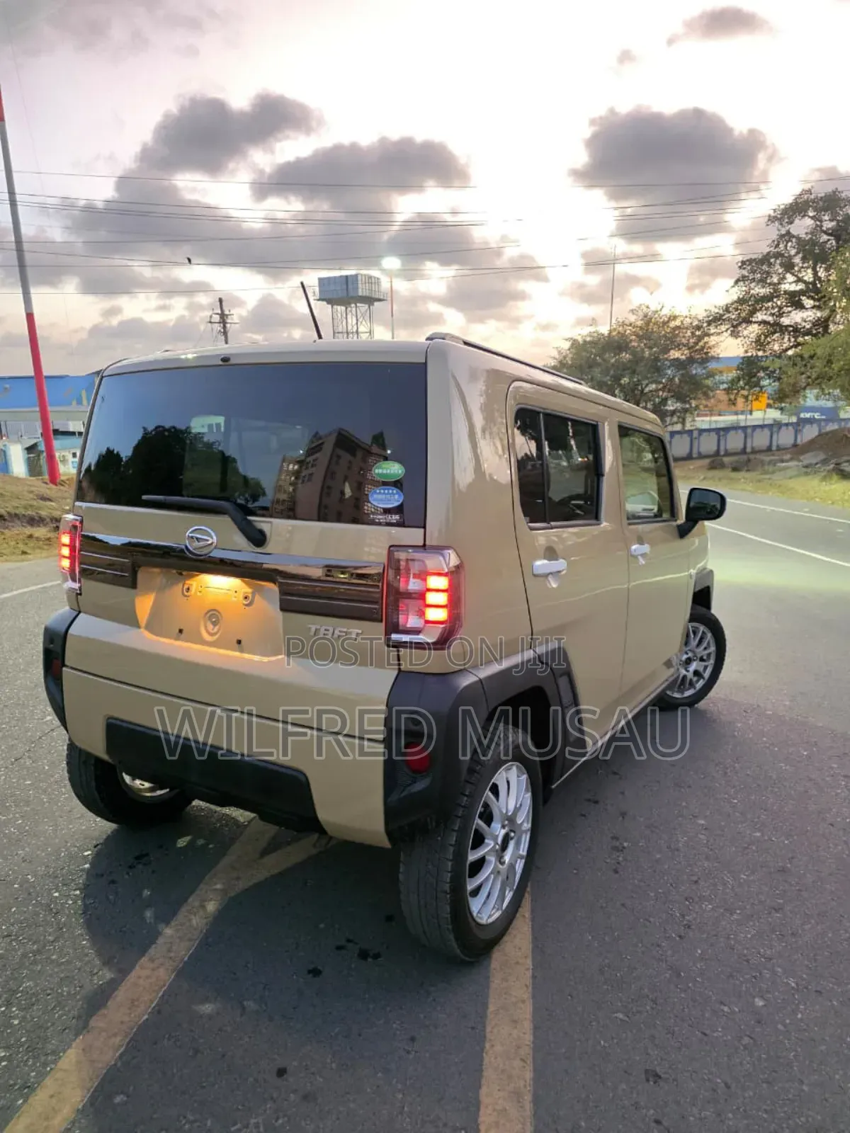 Car 2020 Gold