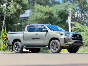 Toyota Hilux Revo Double Cab Deisel 2.4 AWD 2021 Green