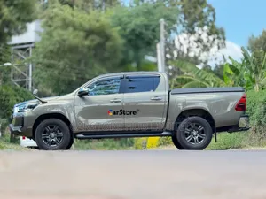 Toyota Hilux Revo Double Cab Deisel 2.4 AWD 2021 Green