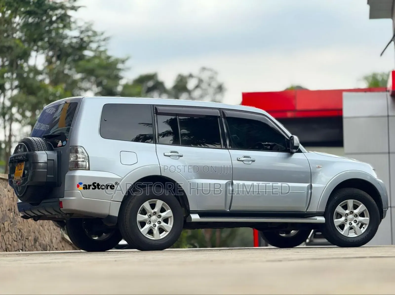 Mitsubishi Pajero V80 3.5 V6 GL/GLS 2016 Silver