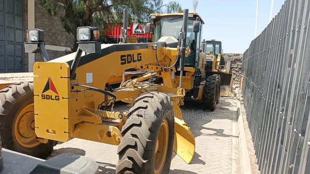 SDLG Excavator - thumbnail 3
