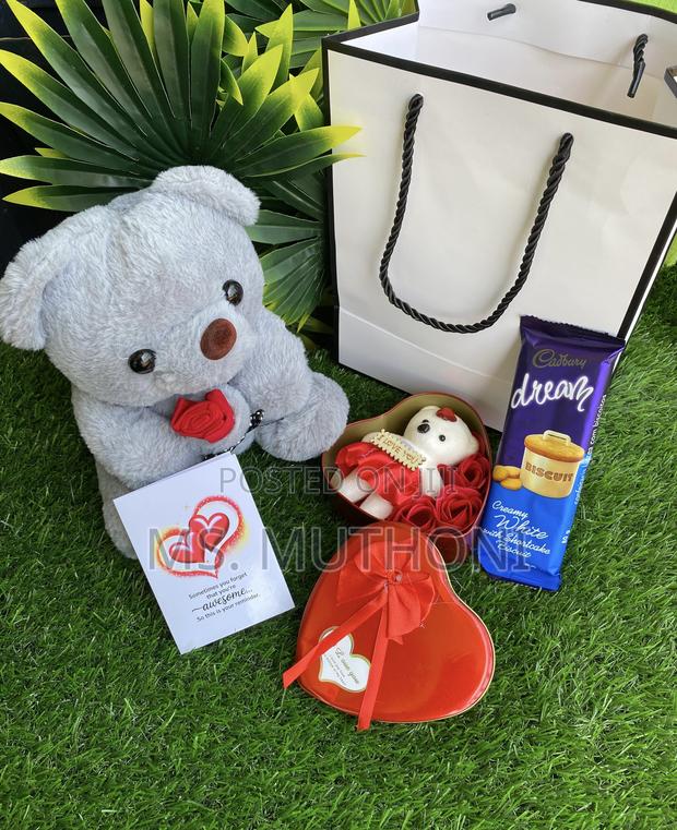 Cadbury / Teddy Valentines Teddy Gift Set*  - thumbnail 3