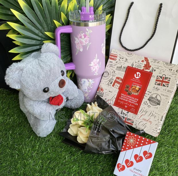 Walkers Whisky / Brandy Liqueurs Chocolate Valentines Gift Package - thumbnail 10