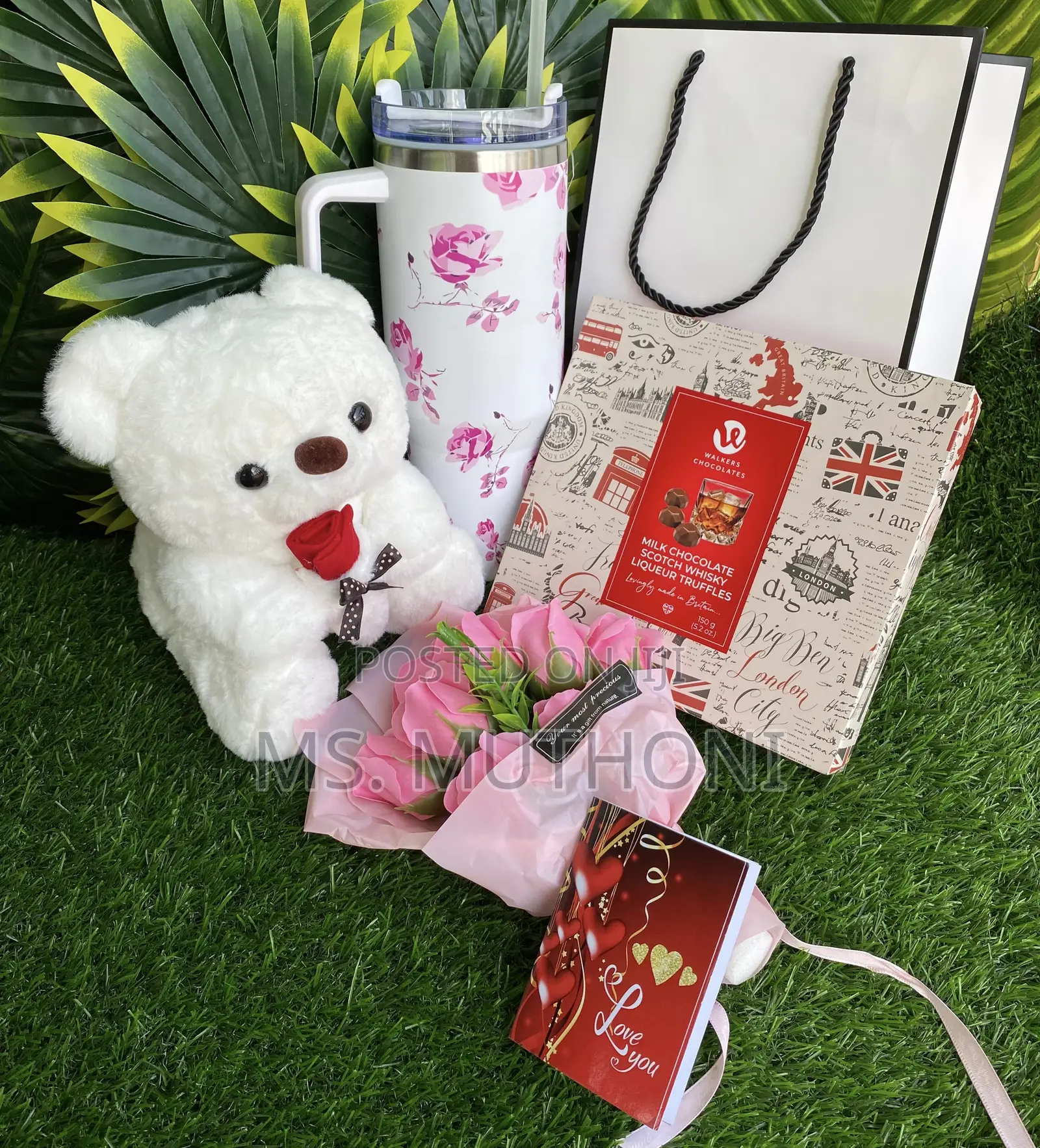 Walkers Whisky / Brandy Liqueurs Chocolate Valentines Gift Package