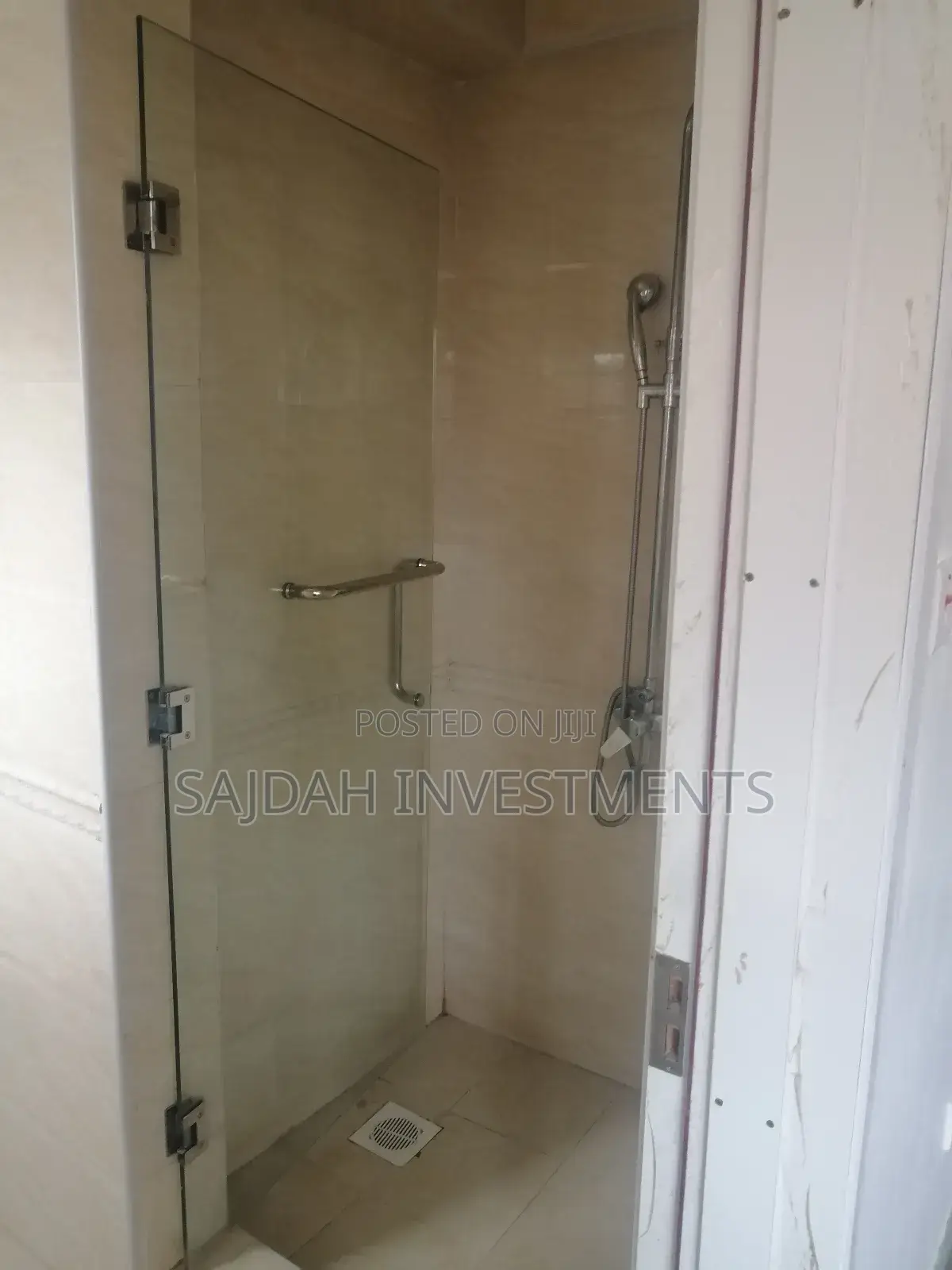 4bdrm Apartment in Navilla, Raphta Road Area for rent