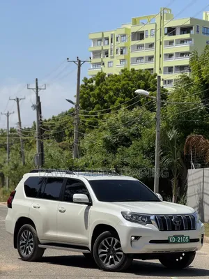 Toyota Land Cruiser Prado 2.8 2023 White
