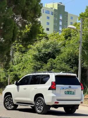 Toyota Land Cruiser Prado 2.8 2023 White