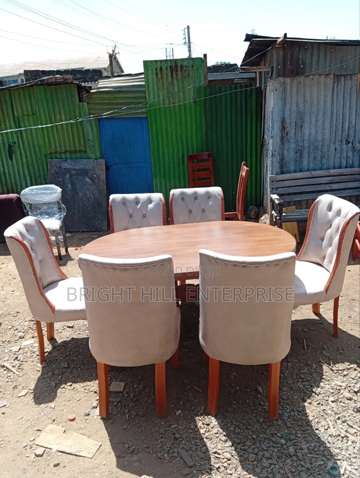 Genteel Luxurious Dining Tables (6 Sitter)