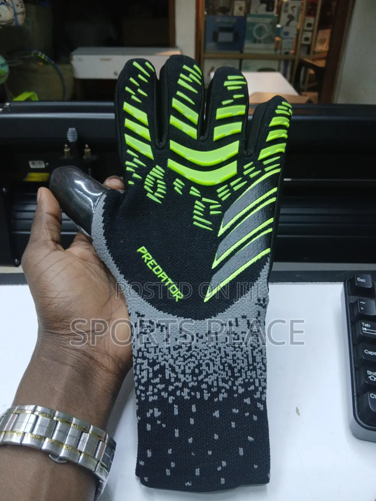Predator Mutator Goalkeeper Gloves