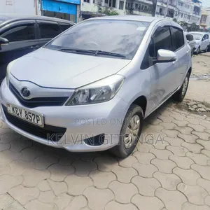Toyota Vitz 2012 Silver
