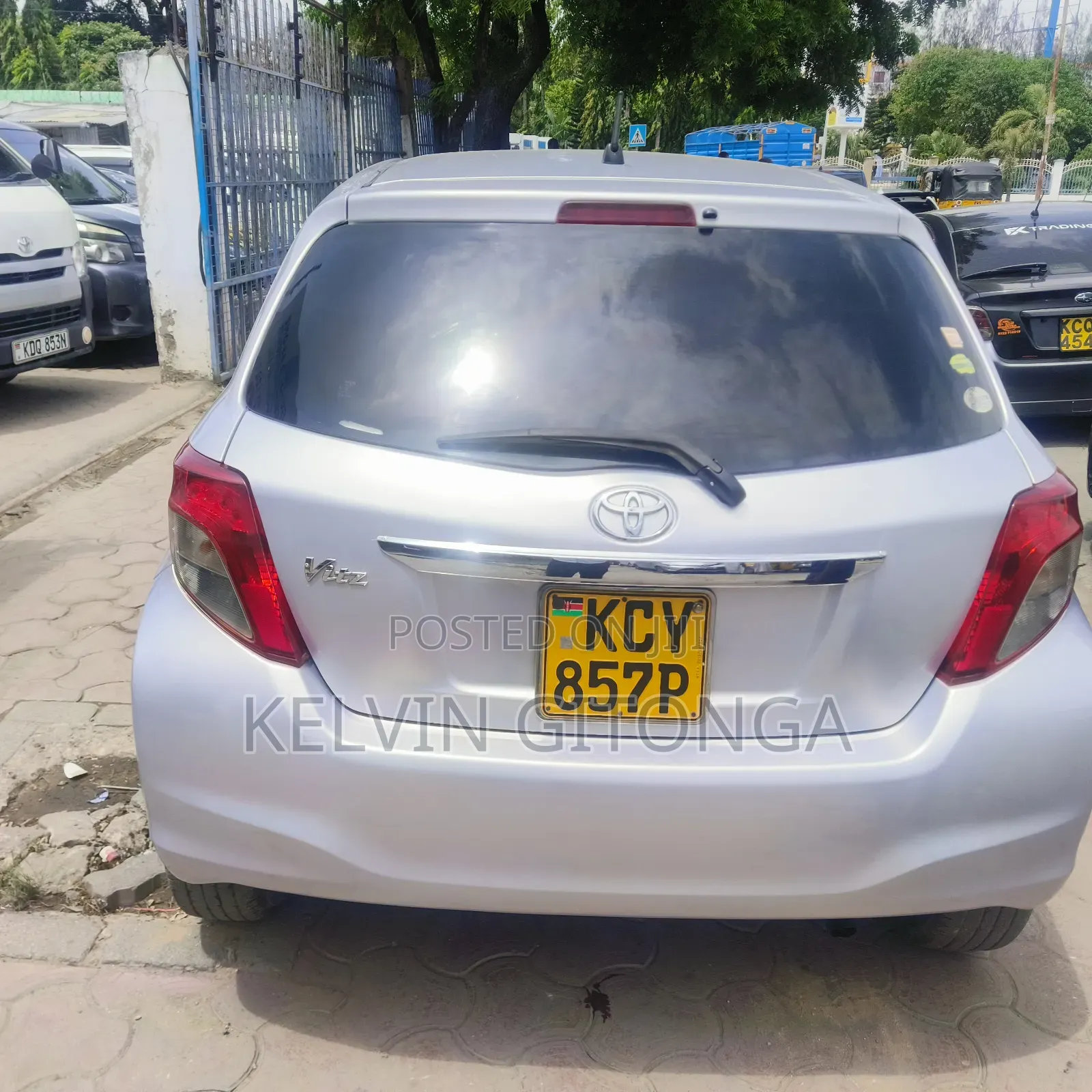 Toyota Vitz 2012 Silver