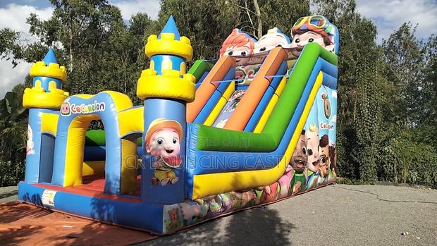 Clean Giant Dry Slides Available for Hire - thumbnail 3