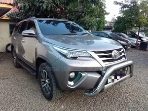 Toyota Fortuner 2.8 D AWD 2017 Brown