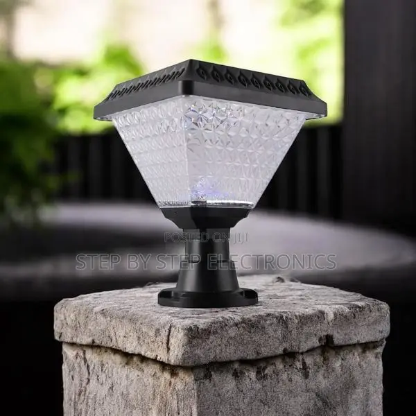 Outdoor Solar Fence Post Light With Diamond Cut Shade