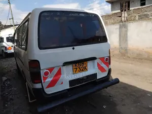 Toyota HiAce 2004 White
