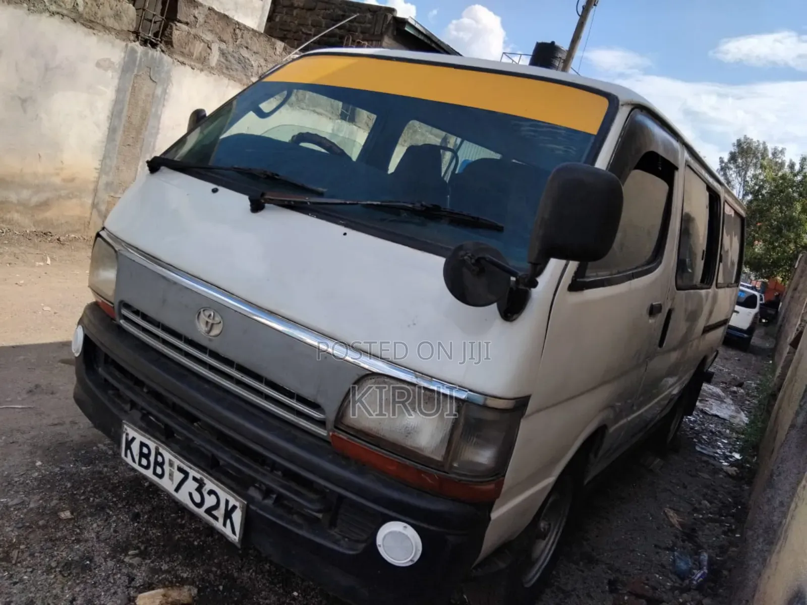 Toyota HiAce 2004 White