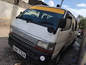 Toyota HiAce 2004 White