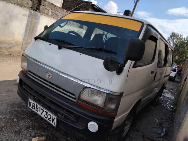 Toyota HiAce 2004 White - thumbnail 3