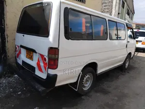 Toyota HiAce 2004 White