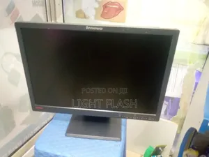 Lenovo 19 Inches Squared