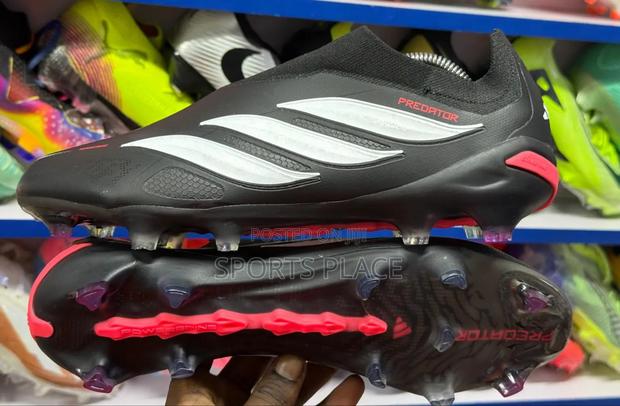 Predators "Born For Goals" Black Fg Soccer Boots - main view