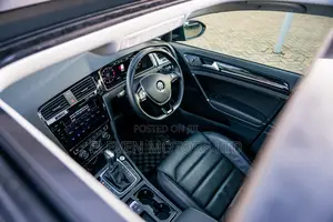 Volkswagen Golf 2018 Blue