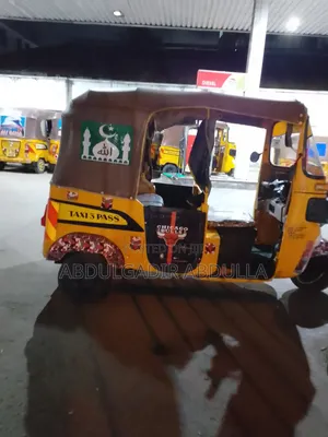 Bajaj RE 2021 Yellow