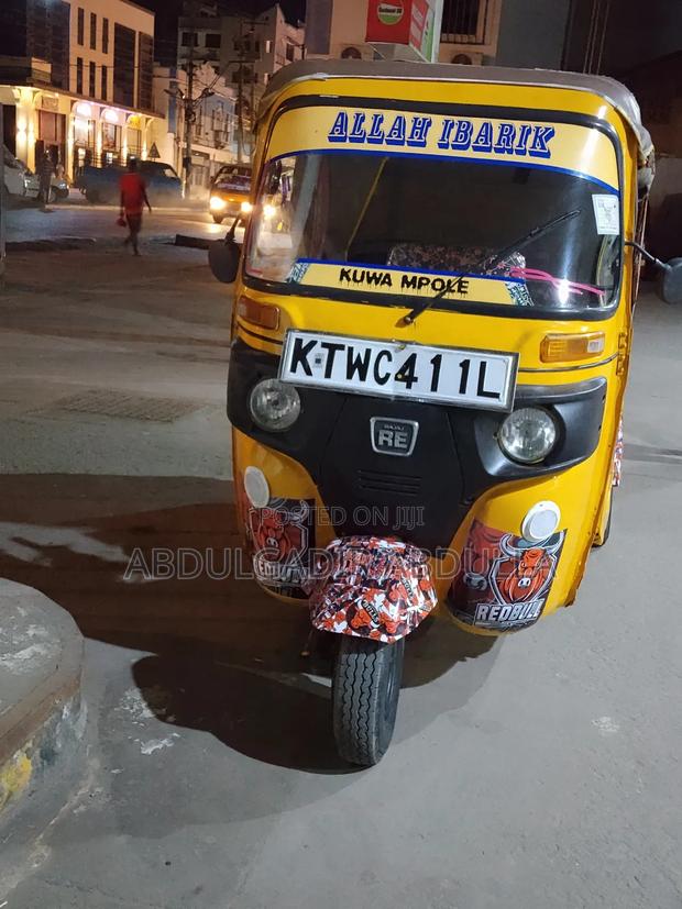 Bajaj RE 2021 Yellow - thumbnail 4