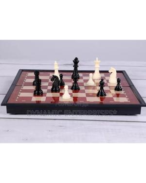 Magnetic Foldable Chess Game - thumbnail 2