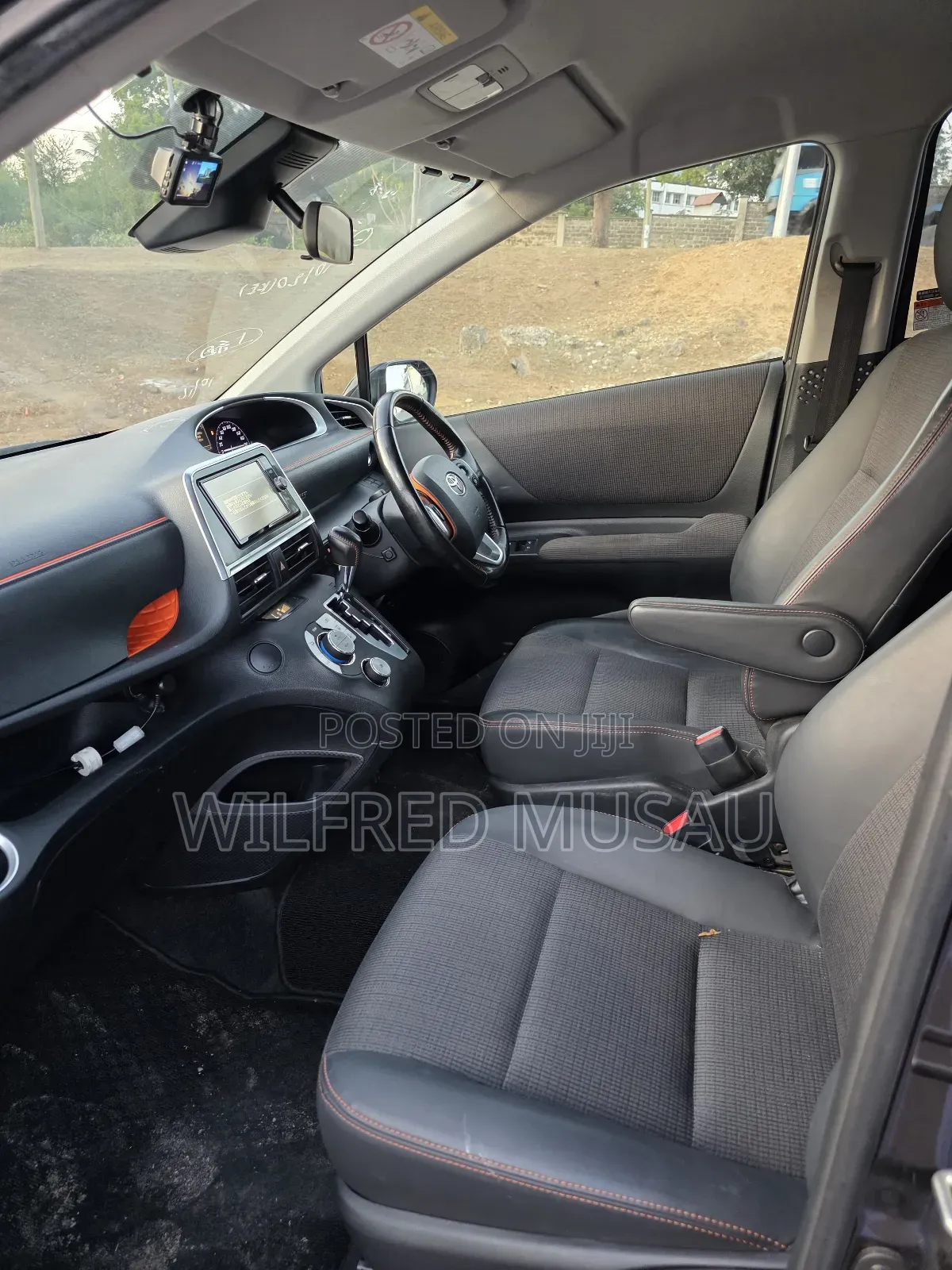 Toyota Sienta 1.5 Hybrid FWD 2018 Black