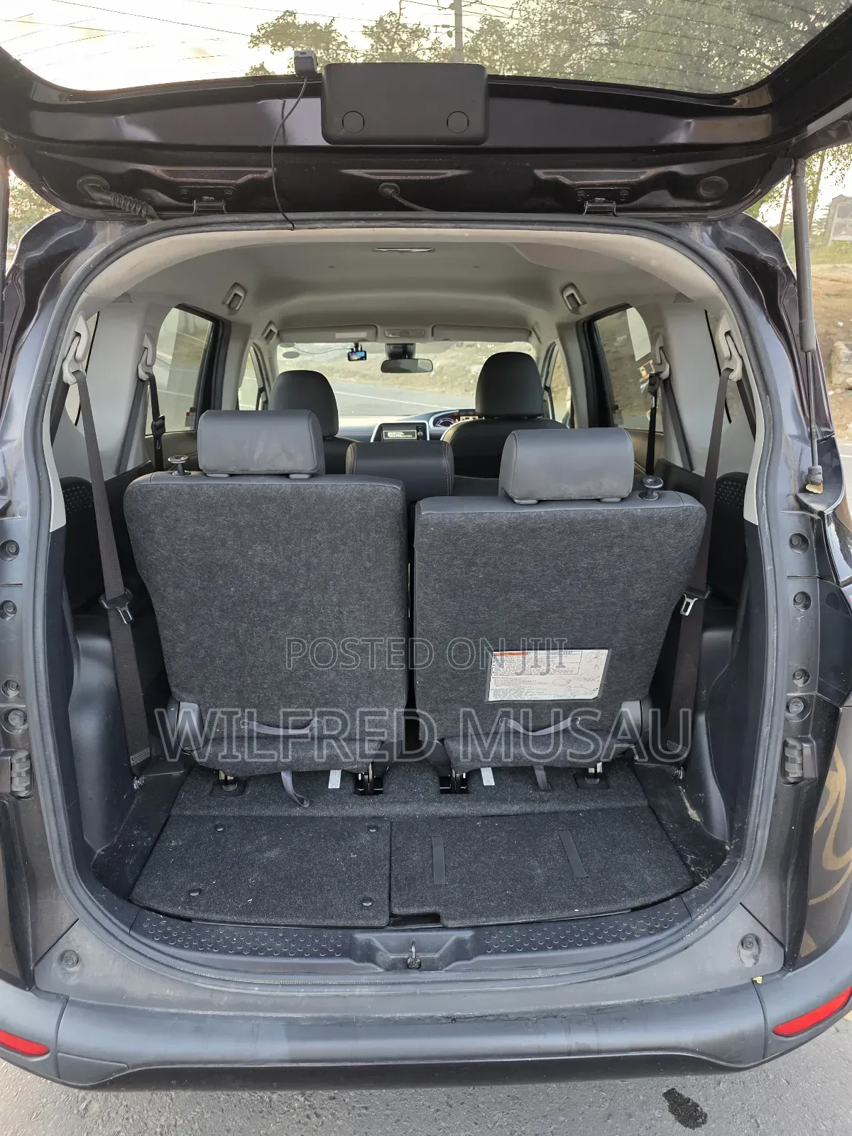 Toyota Sienta 1.5 Hybrid FWD 2018 Black