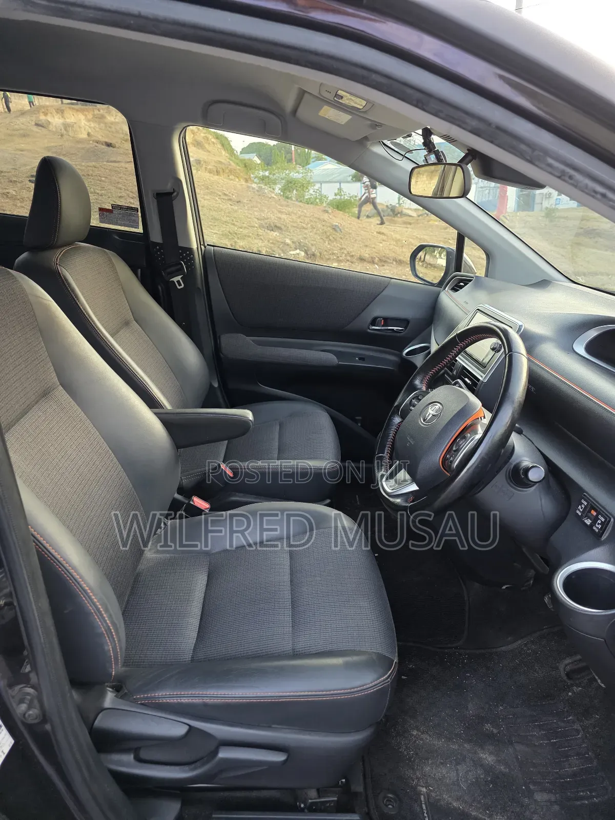 Toyota Sienta 1.5 Hybrid FWD 2018 Black