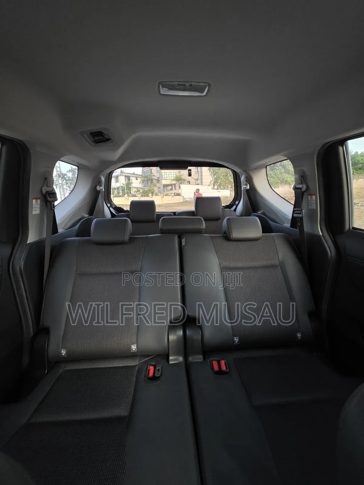 Toyota Sienta 1.5 Hybrid FWD 2018 Black