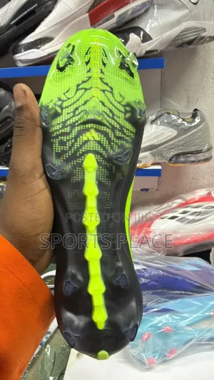 Predator Electric Stealth Laceless Fg Football Boots