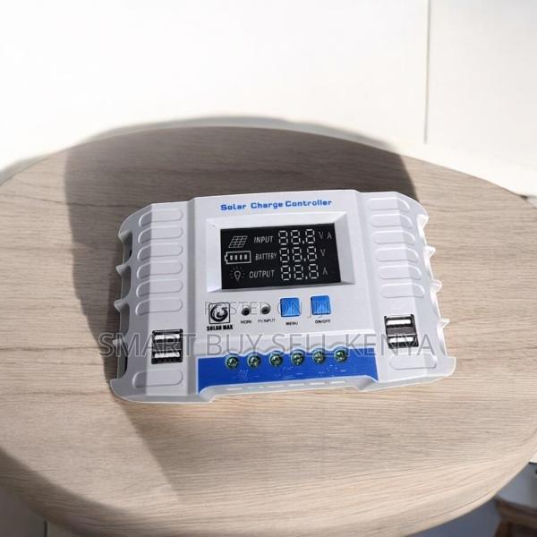 Overcharge Protection 12v/24v 30a PWM Solar Charge Controller - main view