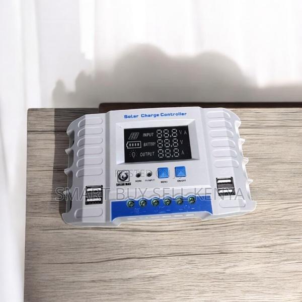 Intelligent LCD Display 12v/24v 30a PWM Solar Charge Controller - main view