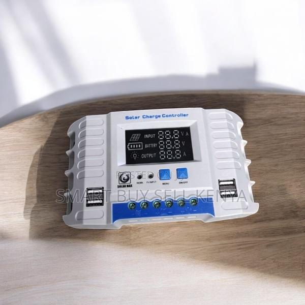 Friendly Interface 12v/24v 30a PWM Solar Charge Controller - main view