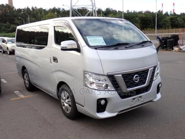 Nissan Caravan (Urvan) 2019 Silver - thumbnail 2