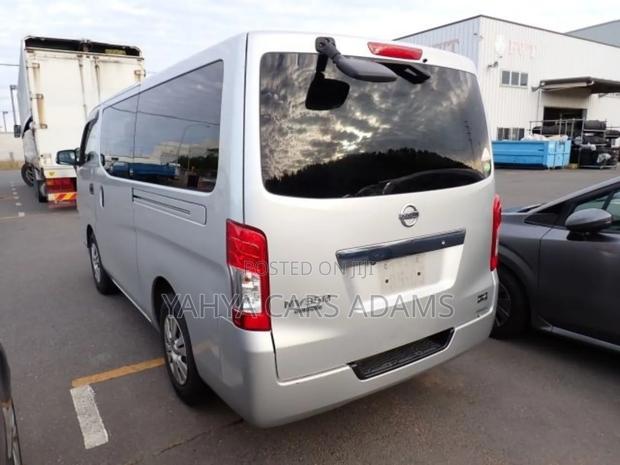 Nissan Caravan (Urvan) 2019 Silver - thumbnail 3