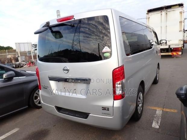 Nissan Caravan (Urvan) 2019 Silver - thumbnail 4
