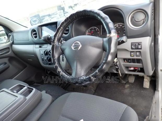 Nissan Caravan (Urvan) 2019 Silver - thumbnail 5