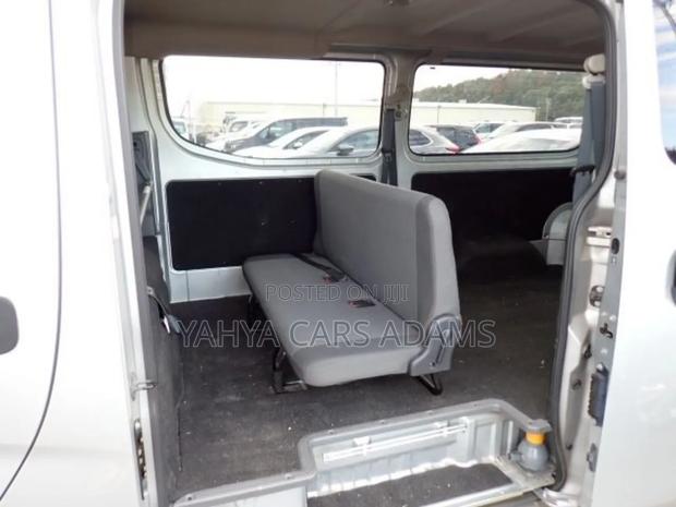 Nissan Caravan (Urvan) 2019 Silver - thumbnail 7