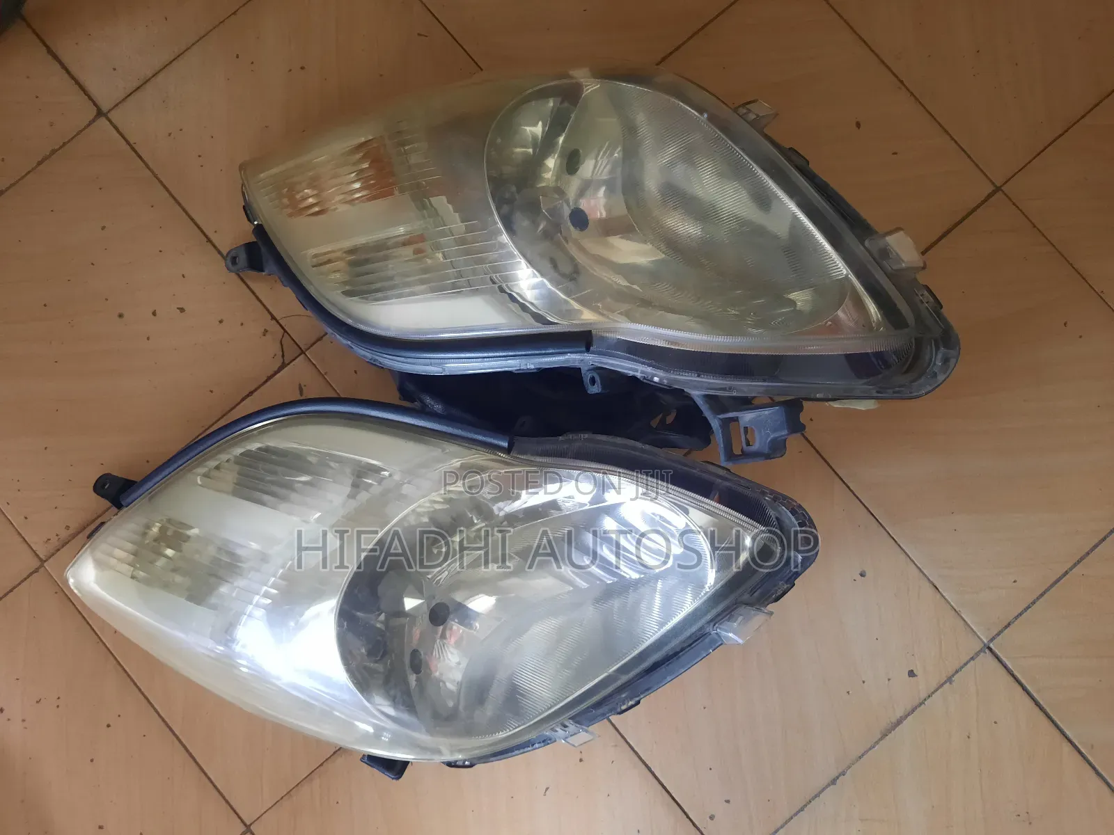 Toyota Vitz Headlight Xenon 2008-2010