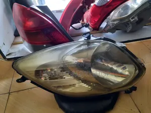 Toyota Vitz Headlight Xenon 2008-2010
