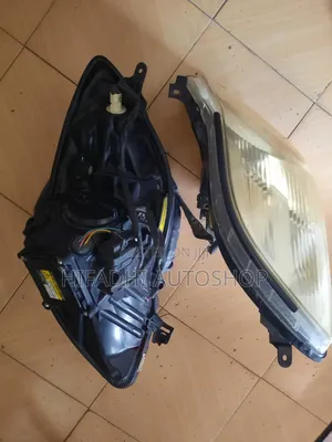 Toyota Vitz Headlight Xenon 2008-2010