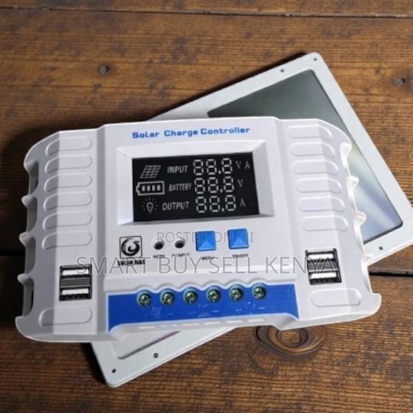 Quality Ensured 12v/24v 30a PWM Solar Charge Controller - main view