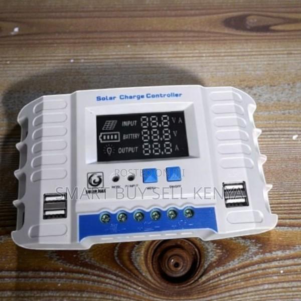 1 Year Warranty 12v/24v 30a PWM Solar Charge Controller